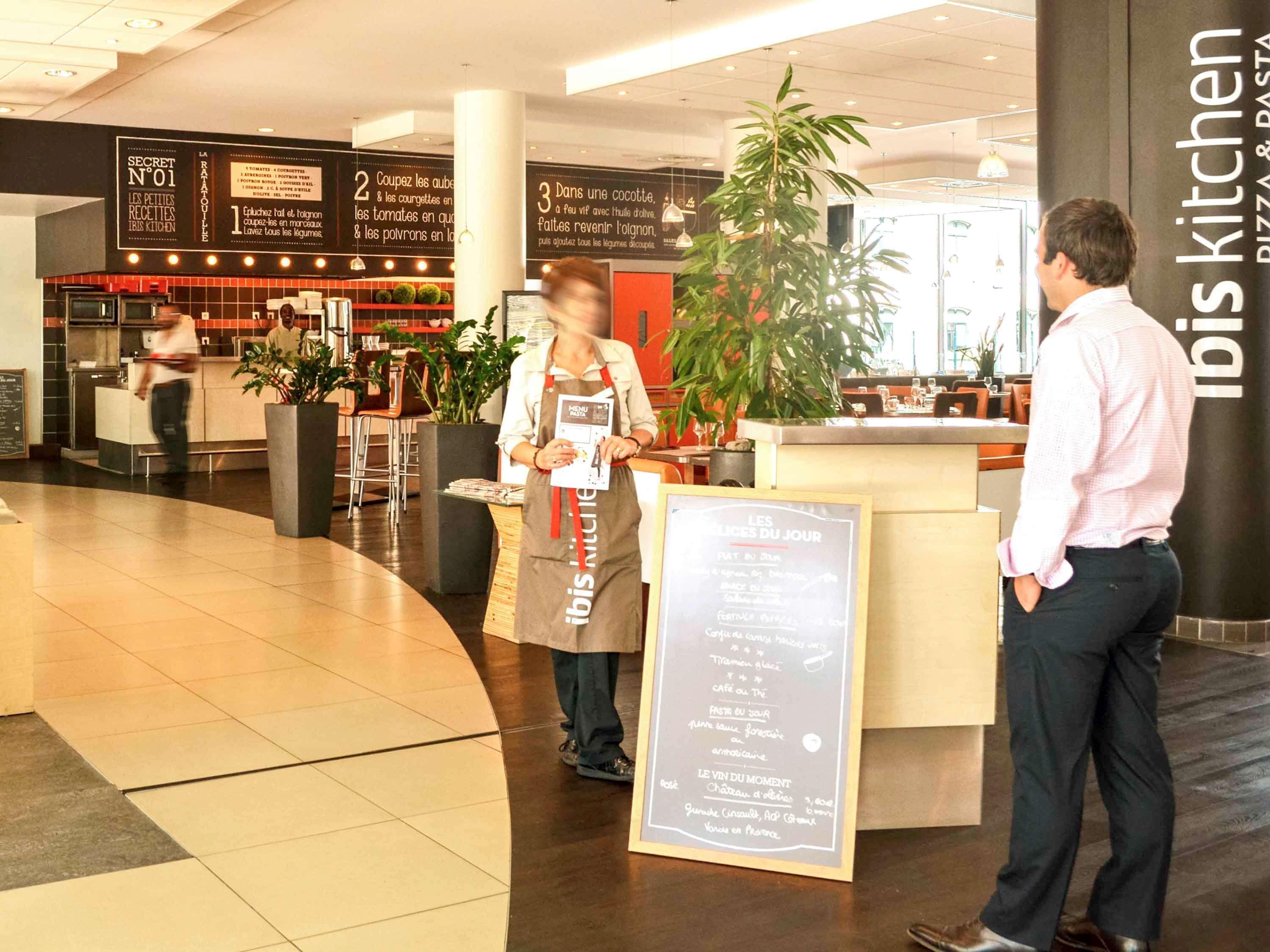 Отель Ibis Marseille Centre Euromed Экстерьер фото