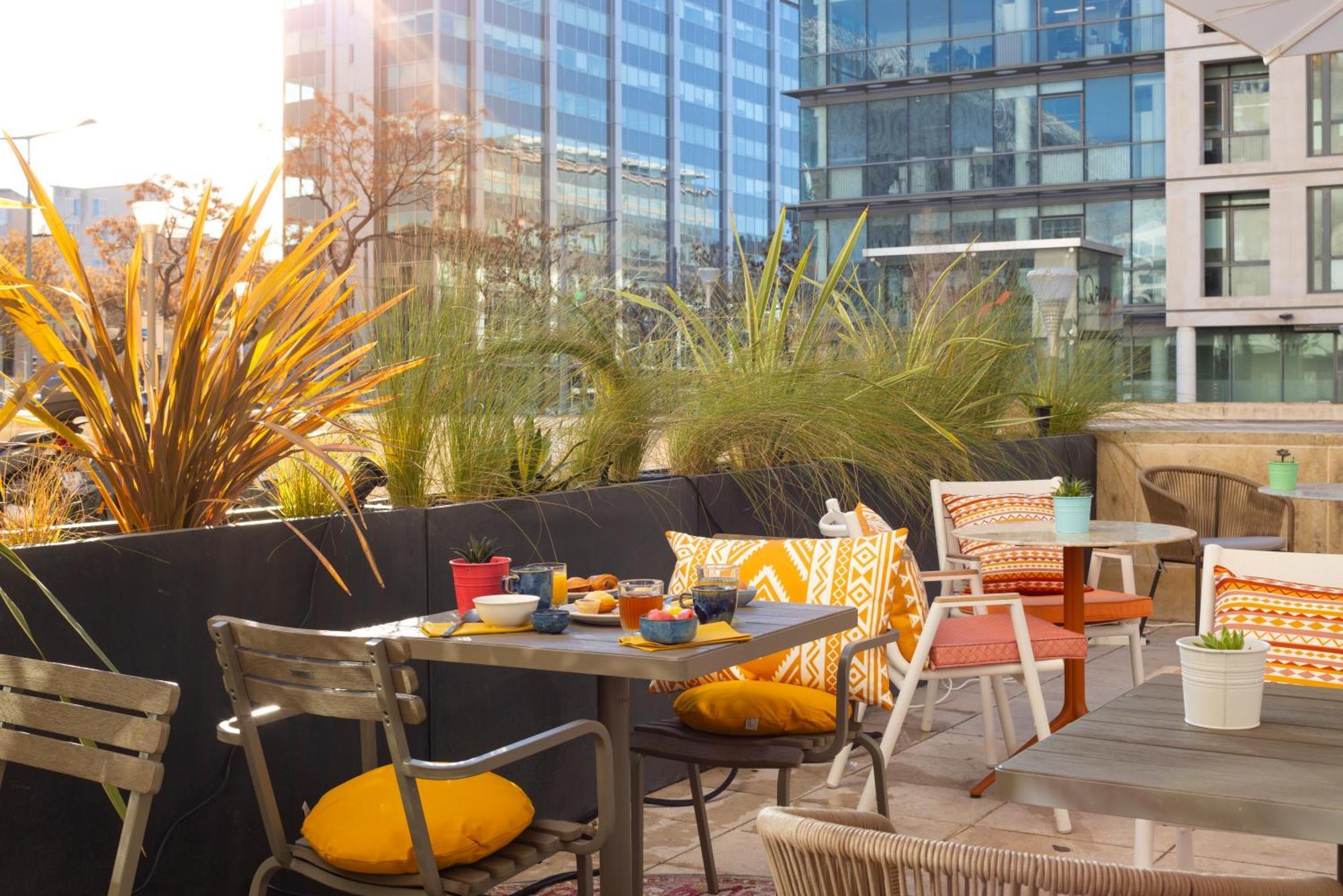 Отель Ibis Marseille Centre Euromed Экстерьер фото