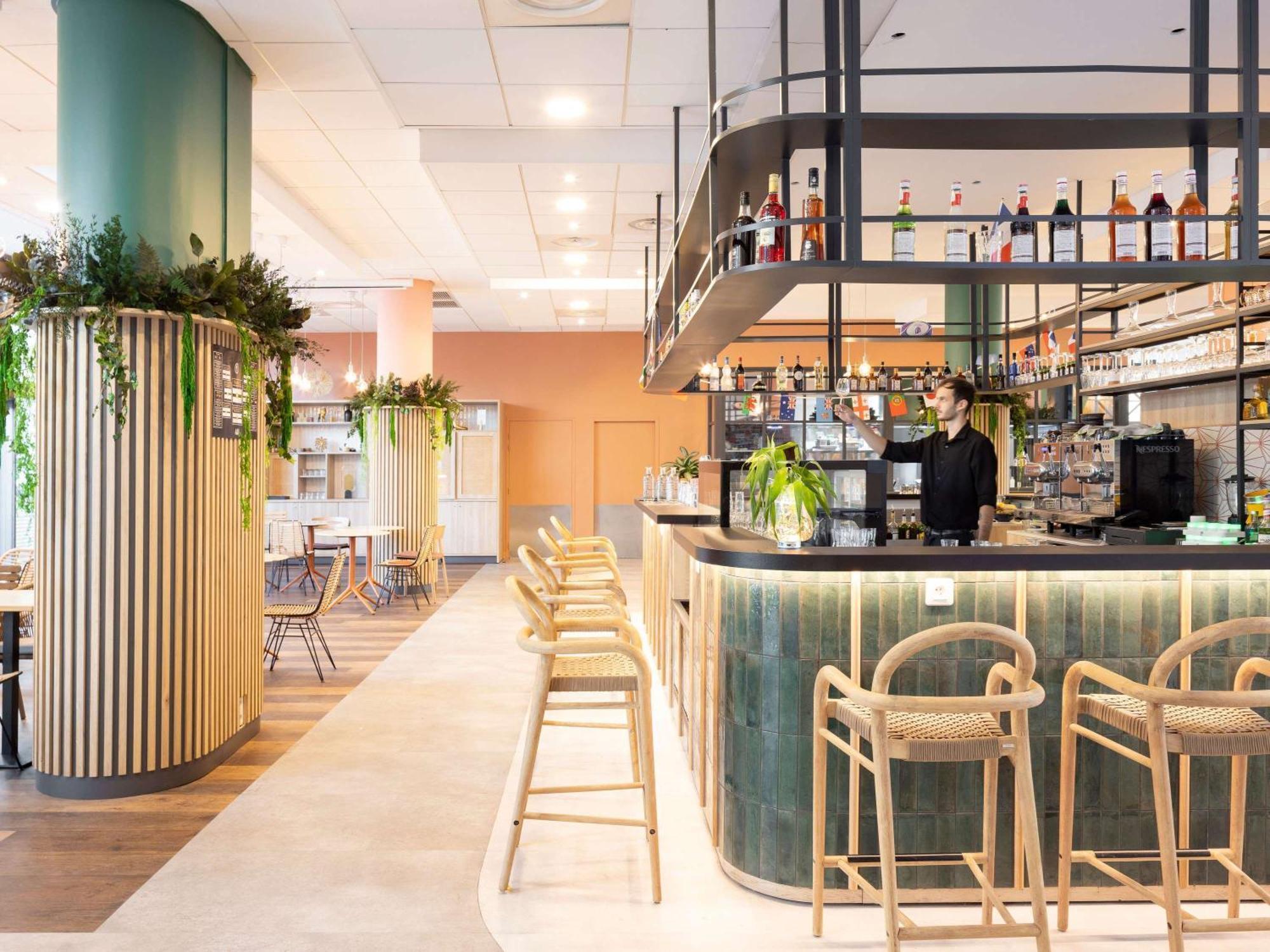 Отель Ibis Marseille Centre Euromed Экстерьер фото