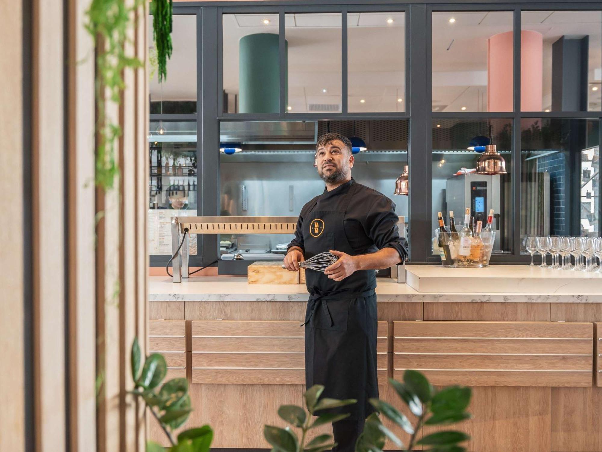 Отель Ibis Marseille Centre Euromed Экстерьер фото