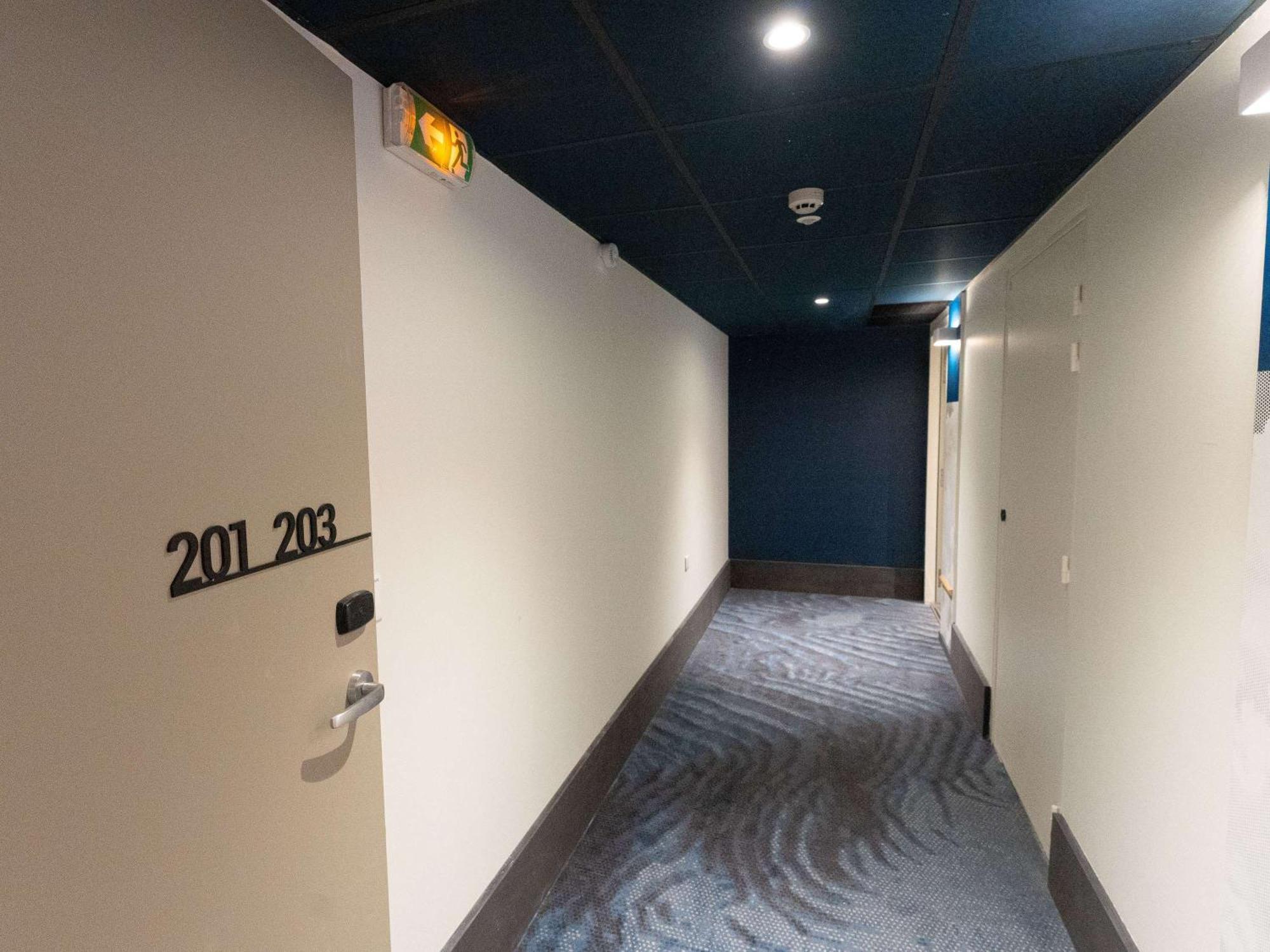 Отель Ibis Marseille Centre Euromed Экстерьер фото