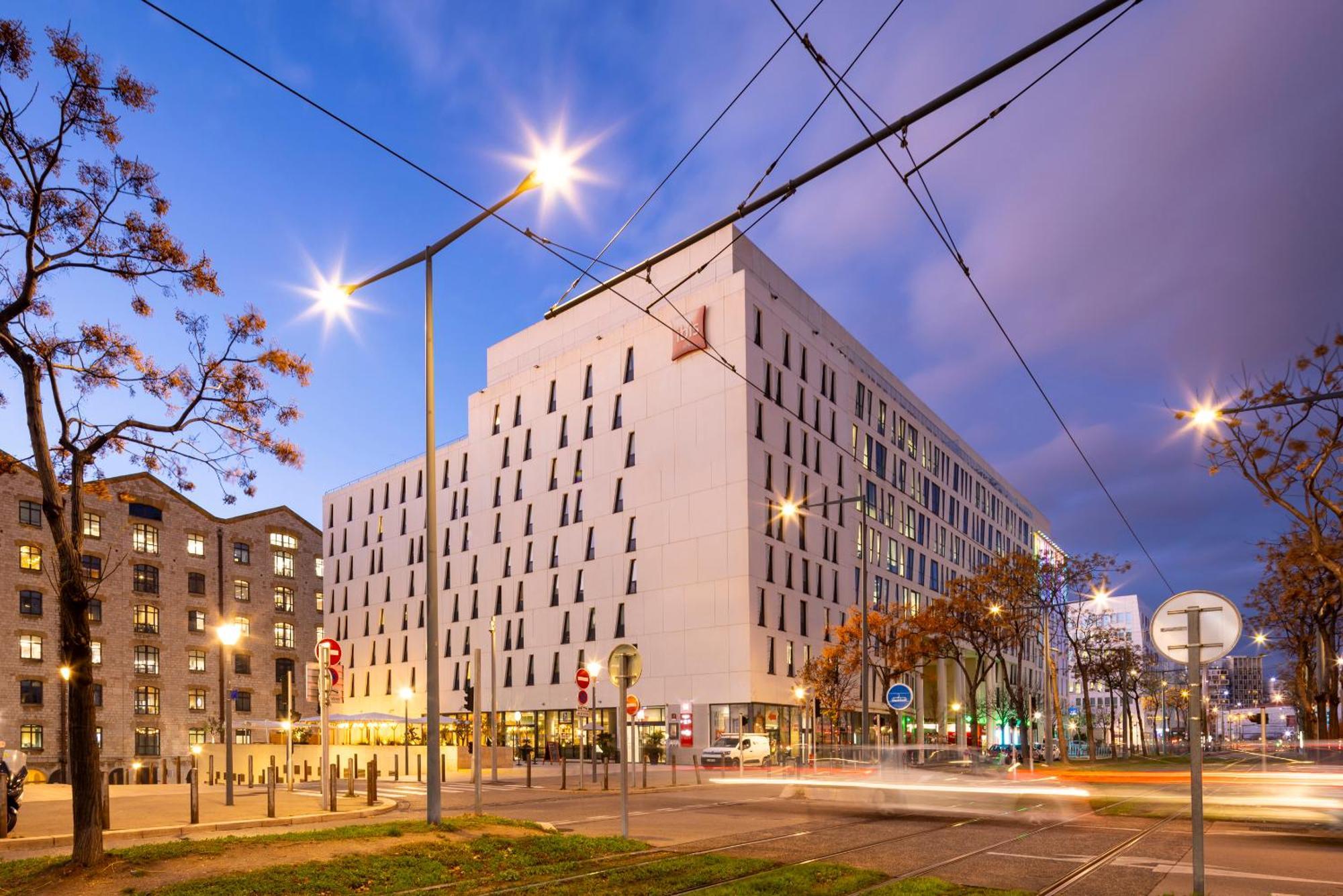 Отель Ibis Marseille Centre Euromed Экстерьер фото